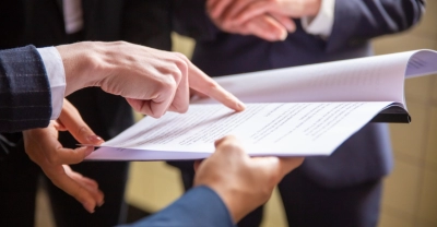 Debates y presentaciones sobre derecho constitucional y procesal